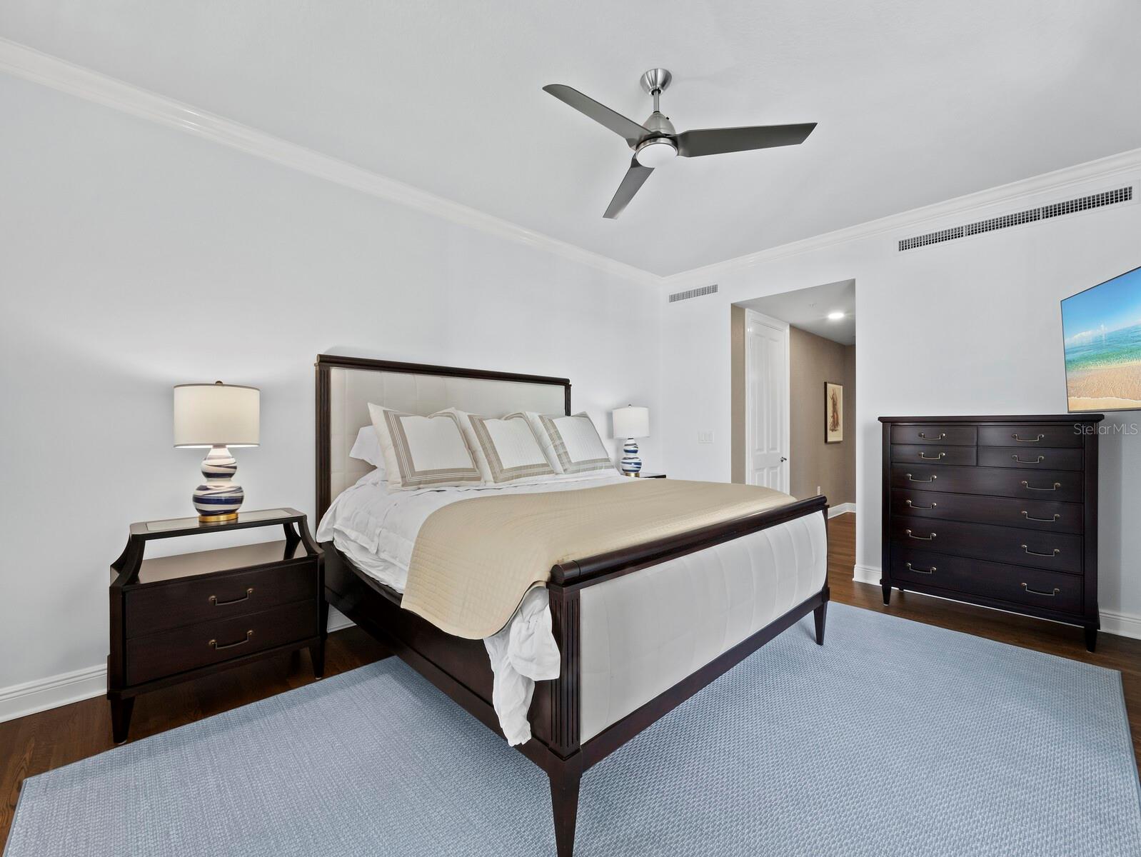 Listing photo id 29 for 35 Watergate Drive 1403