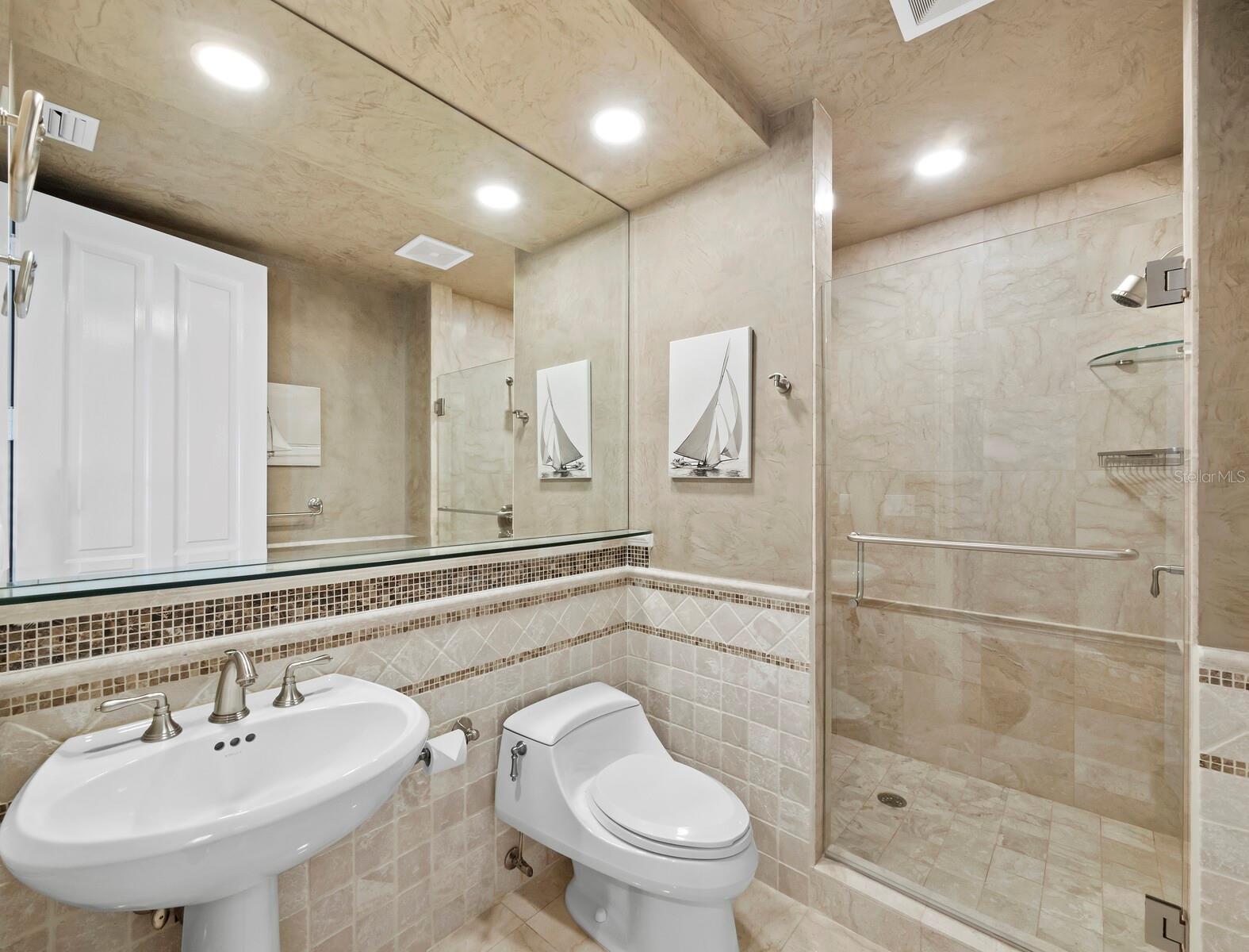 Listing photo id 36 for 35 Watergate Drive 1403