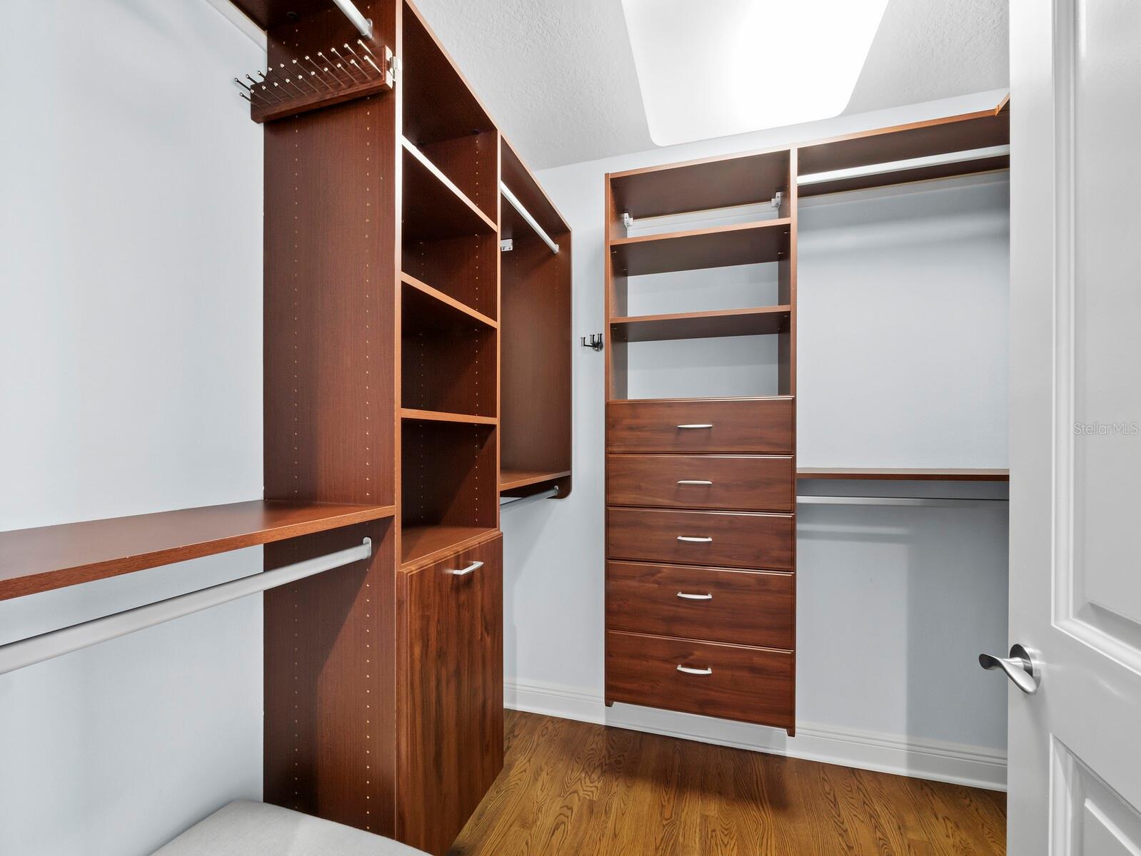 Listing photo id 43 for 35 Watergate Drive 1403