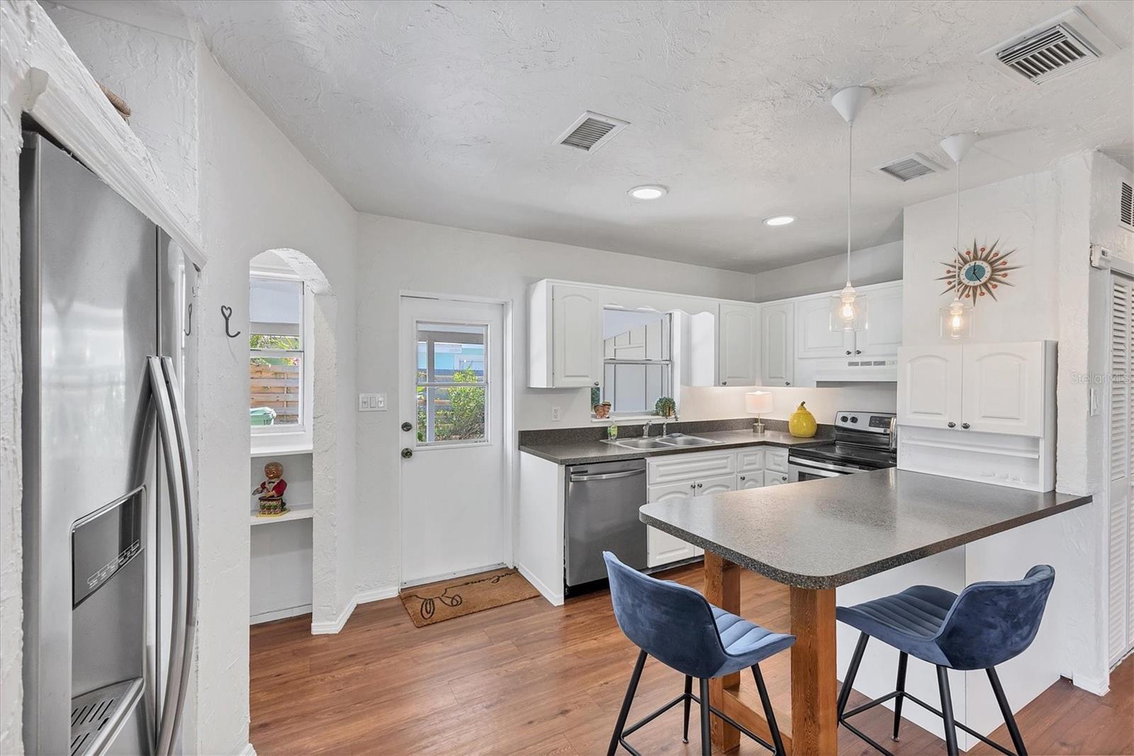 Image 15 of 51 For 2410 Browning Street