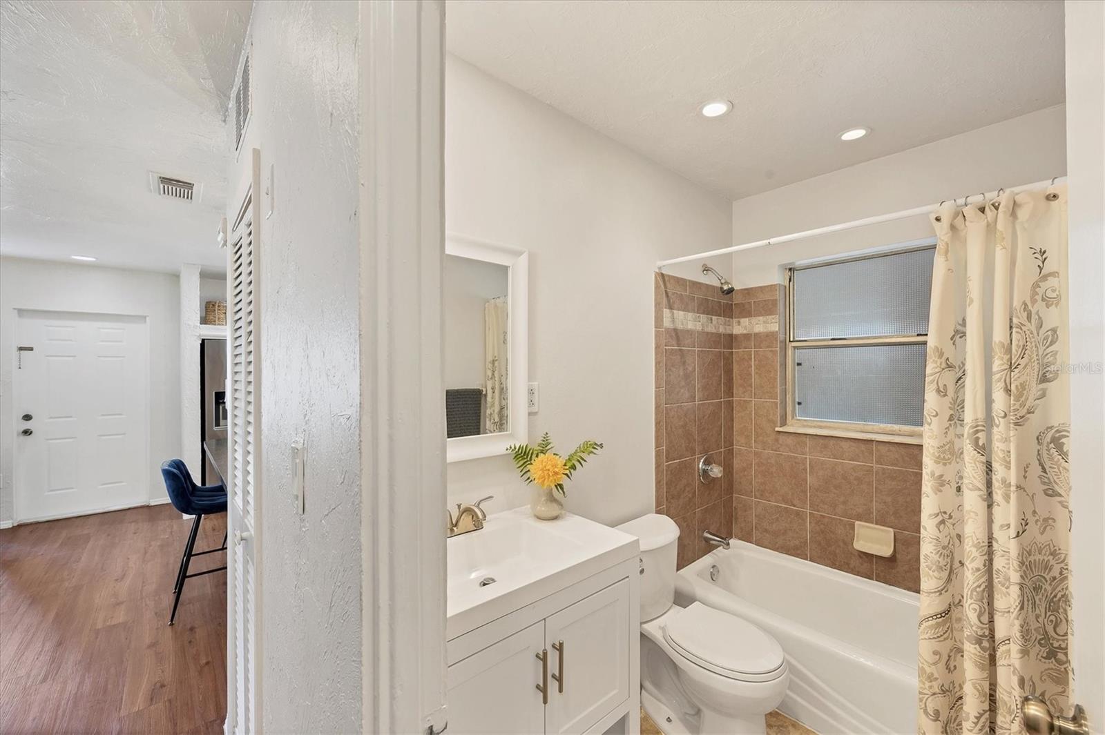 Image 23 of 51 For 2410 Browning Street