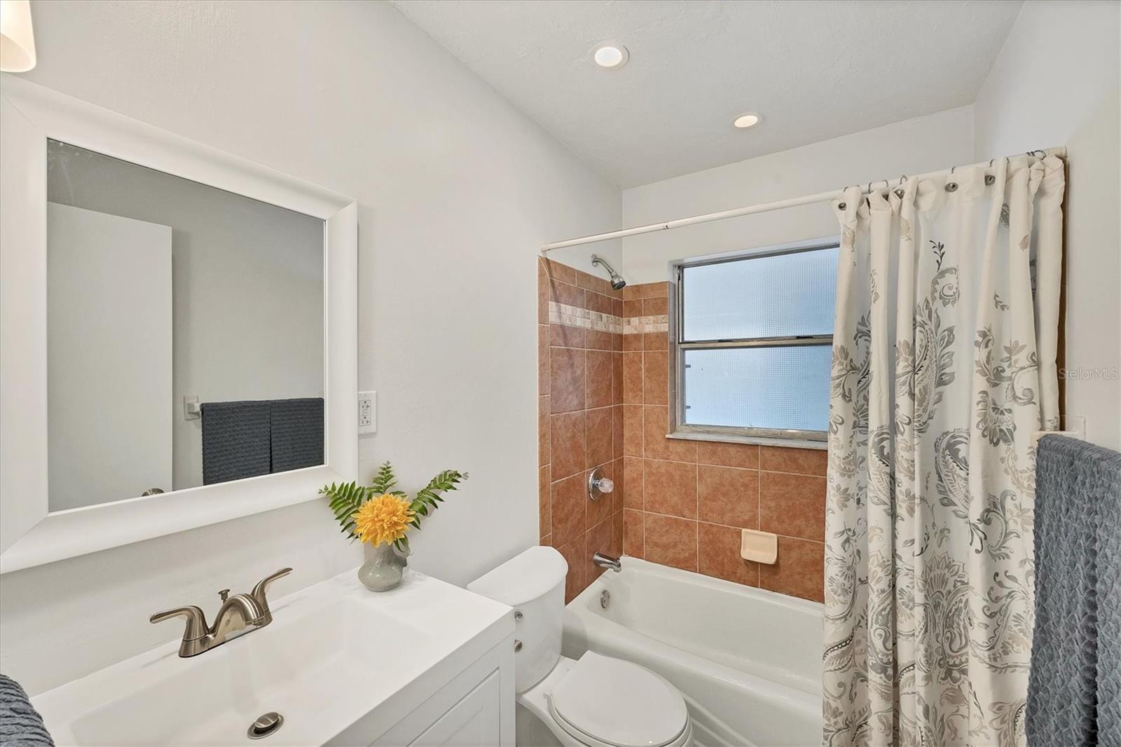 Image 24 of 51 For 2410 Browning Street