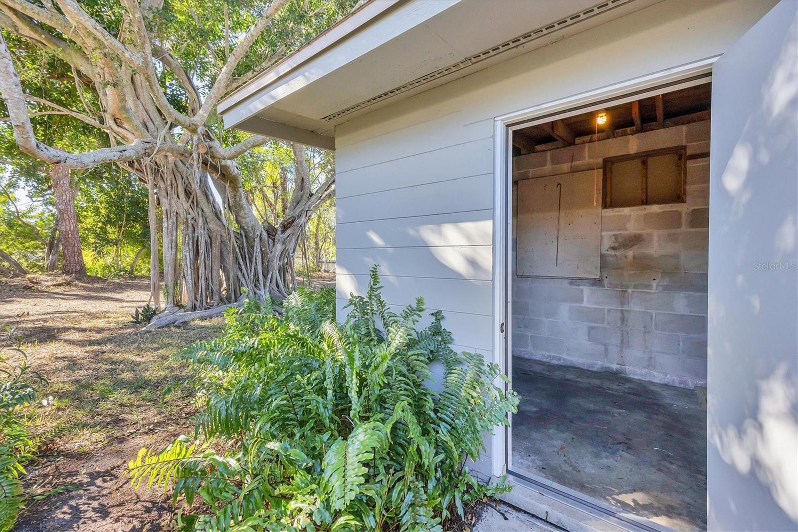 Image 37 of 51 For 2410 Browning Street