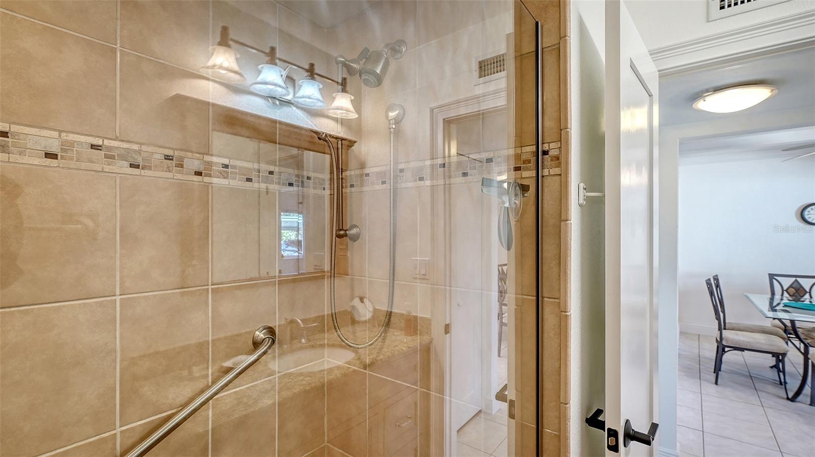 Image 16 of 47 For 761 John Ringling Boulevard 5