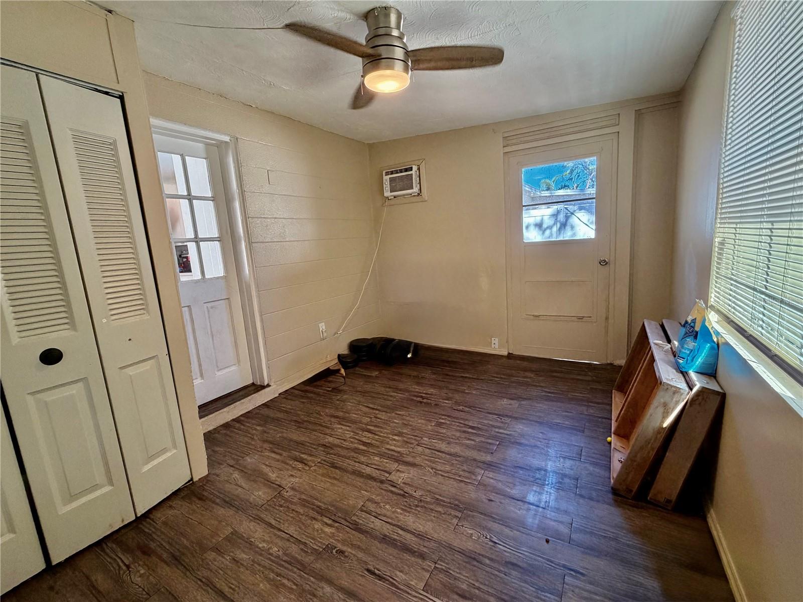 Image 15 of 49 For 4807 21st Street W