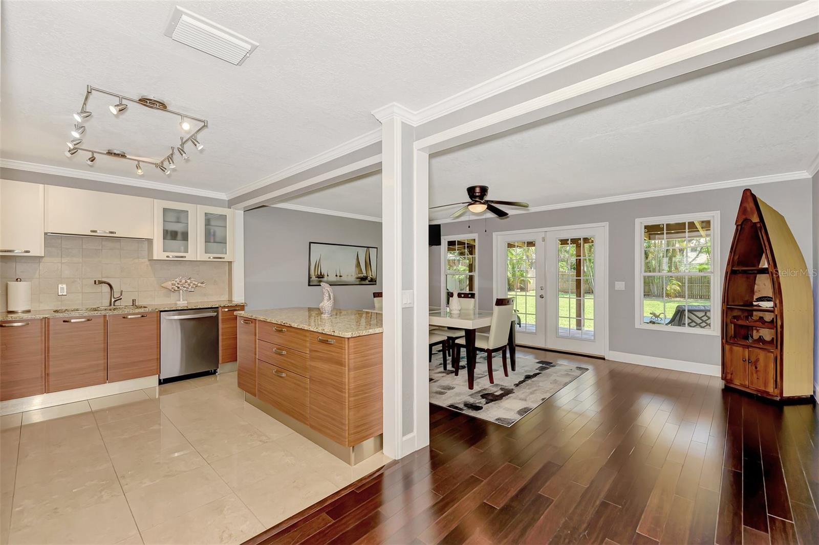 Image 10 of 48 For 1894 Loma Linda Street