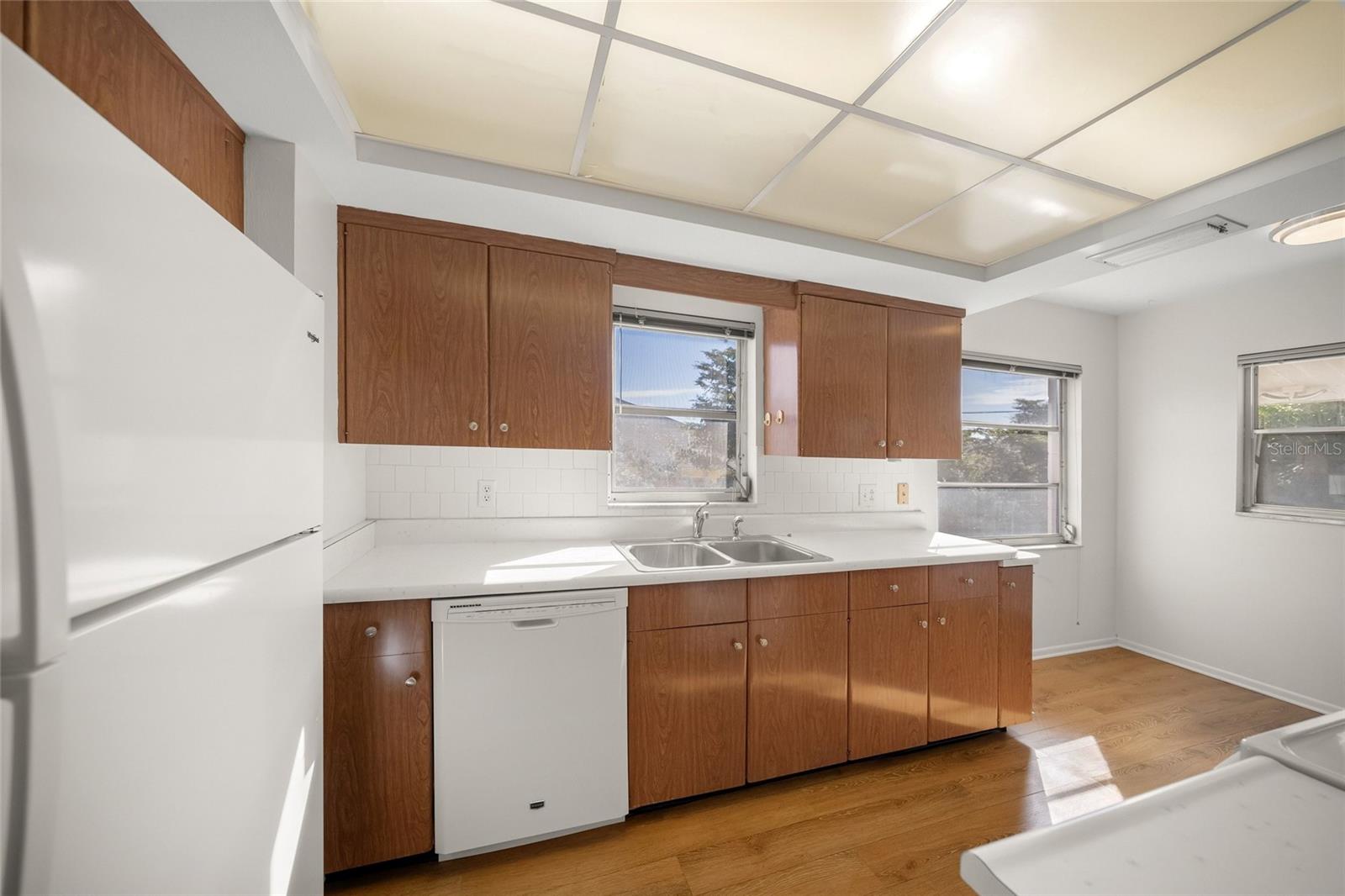 Image 13 of 36 For 2507 Beneva Road 10