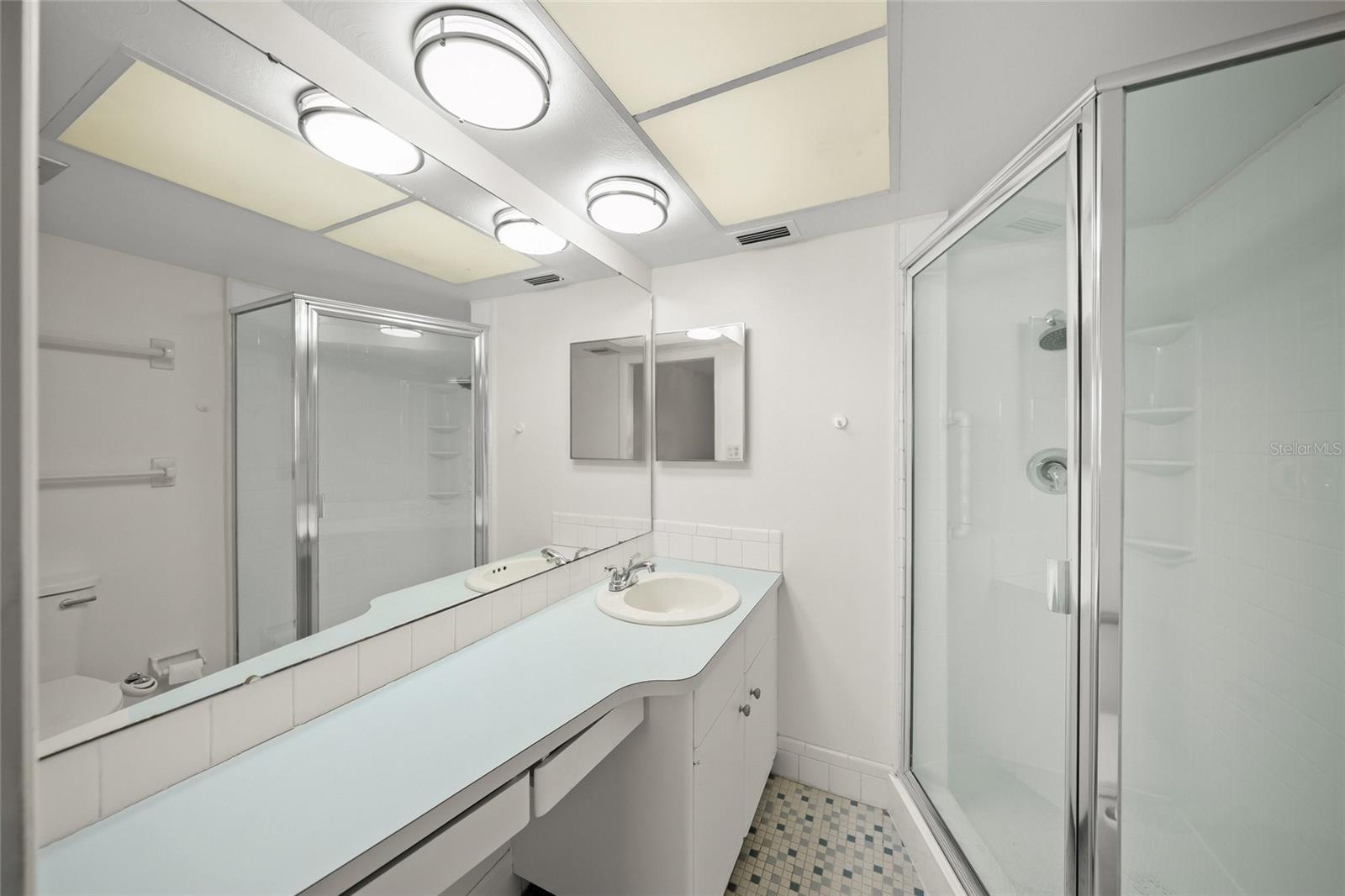 Image 21 of 36 For 2507 Beneva Road 10