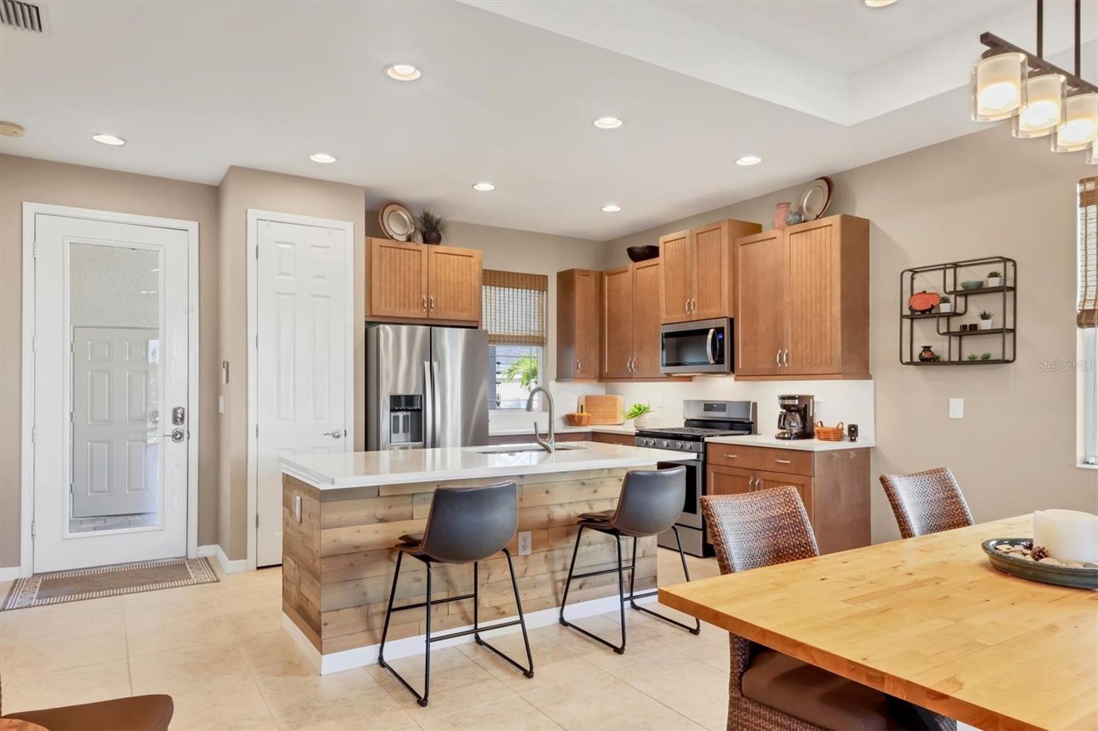 Image 10 of 49 For 7525 Alumni Trail