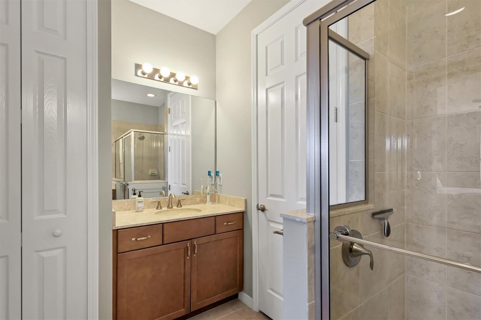 Image 23 of 49 For 7525 Alumni Trail