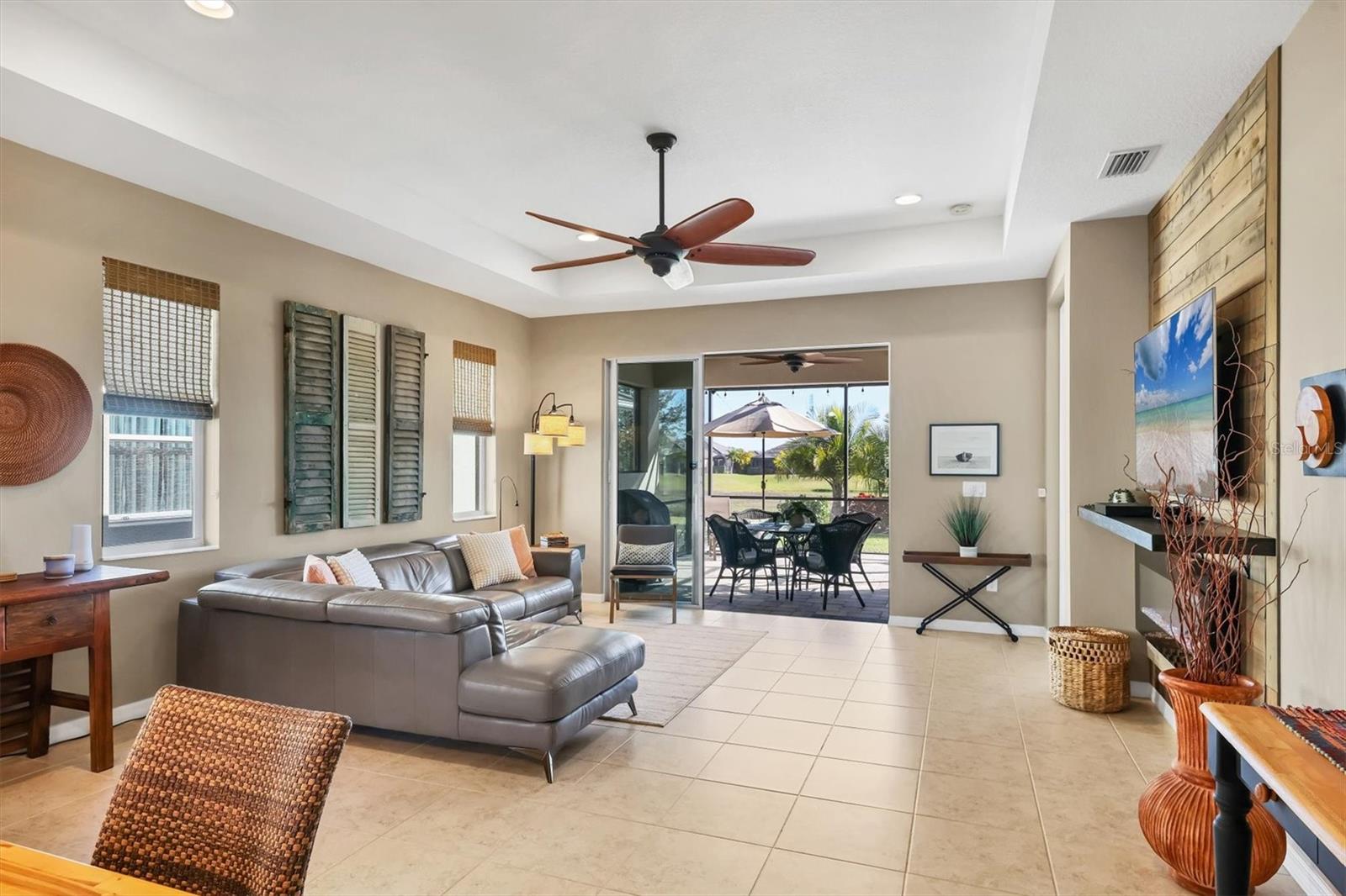 Image 5 of 49 For 7525 Alumni Trail