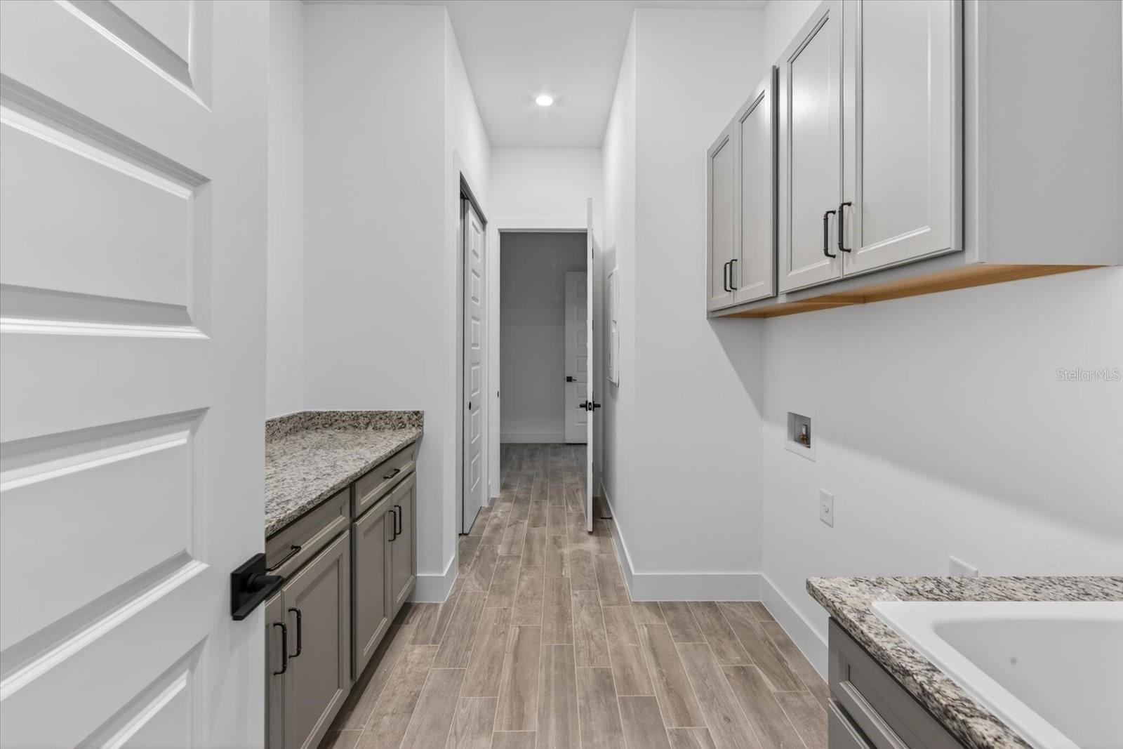 Image 40 of 86 For 19111 Fox Landing Place