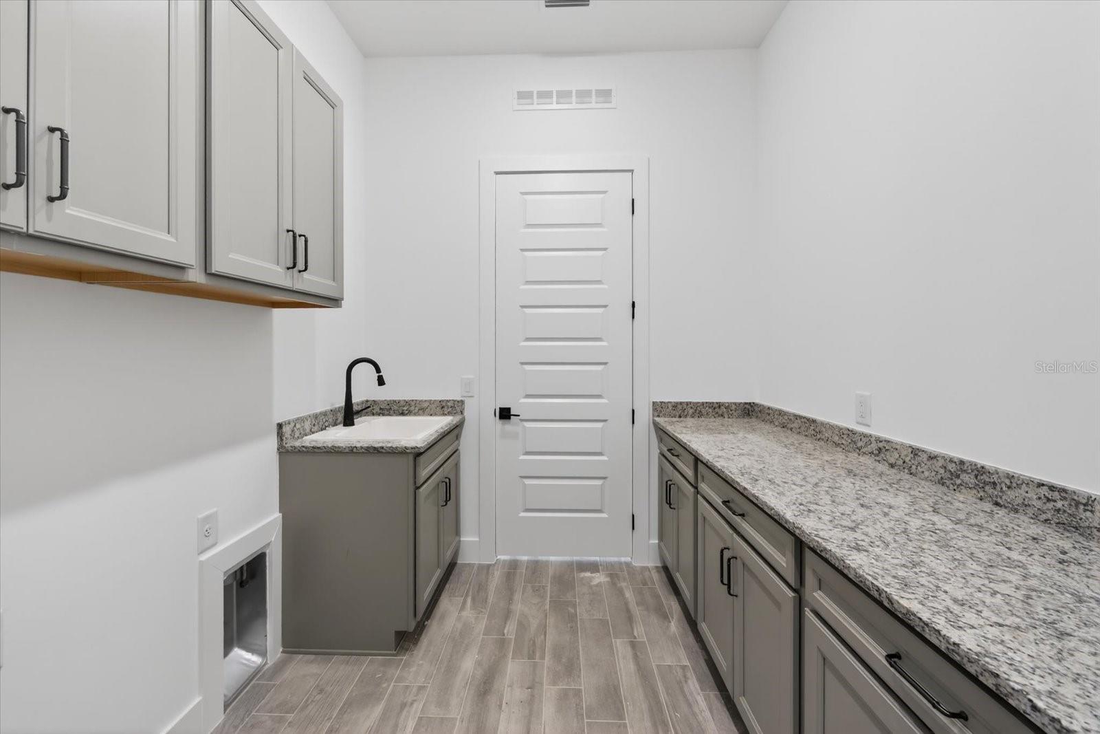 Image 42 of 86 For 19111 Fox Landing Place