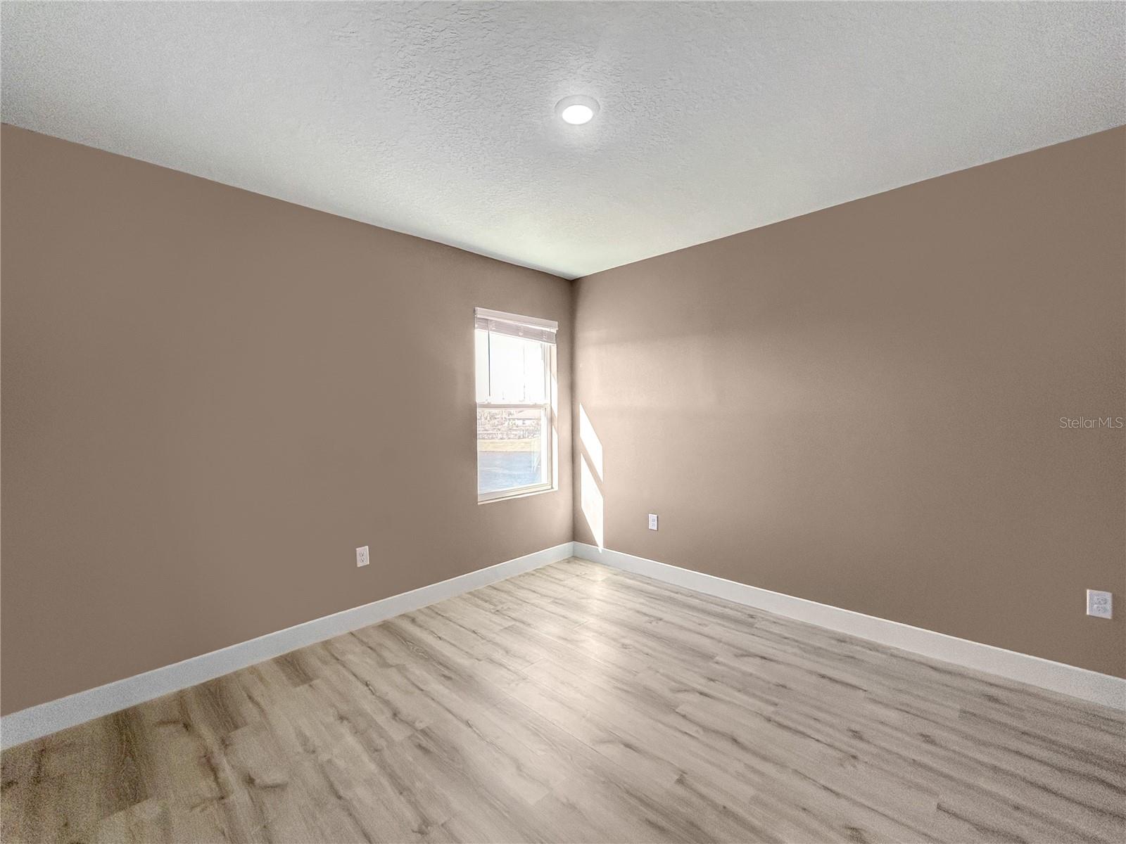 Image 14 of 27 For 4020 Lively Coral Place