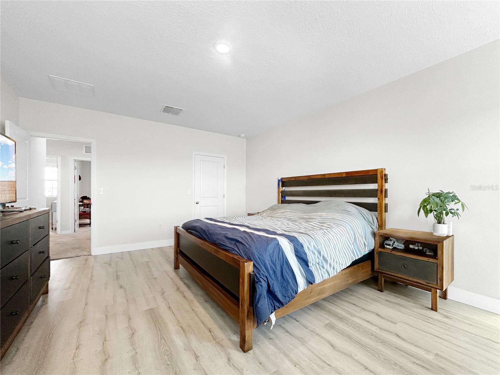 Image 18 of 27 For 4020 Lively Coral Place