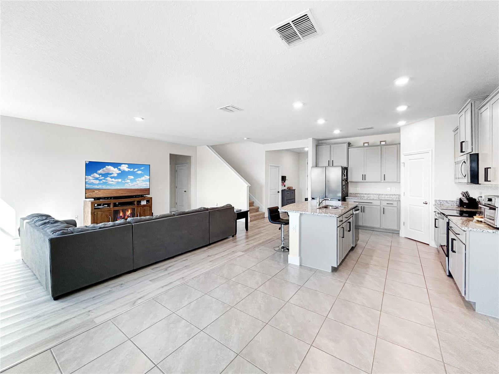 Image 3 of 27 For 4020 Lively Coral Place