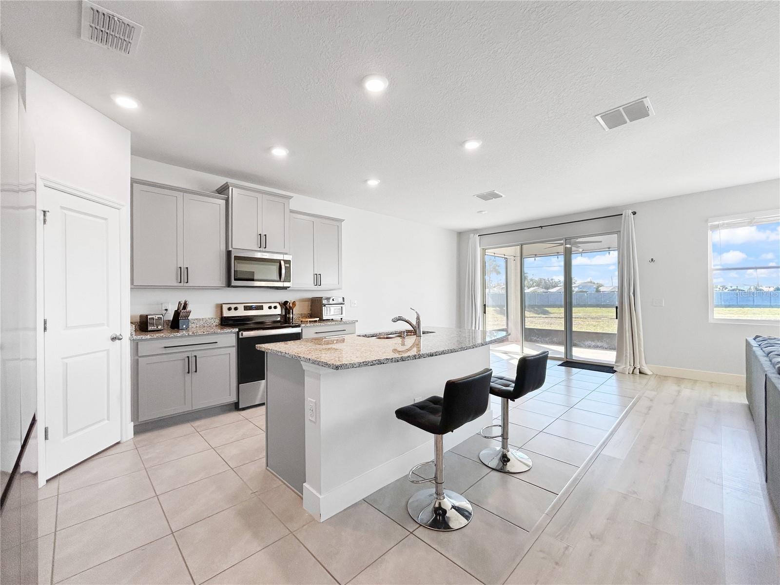 Image 5 of 27 For 4020 Lively Coral Place