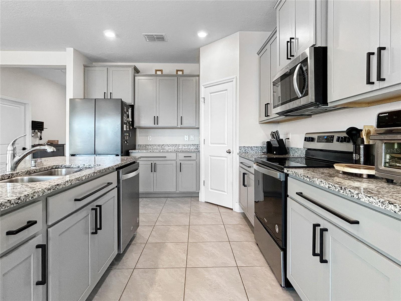 Image 6 of 27 For 4020 Lively Coral Place