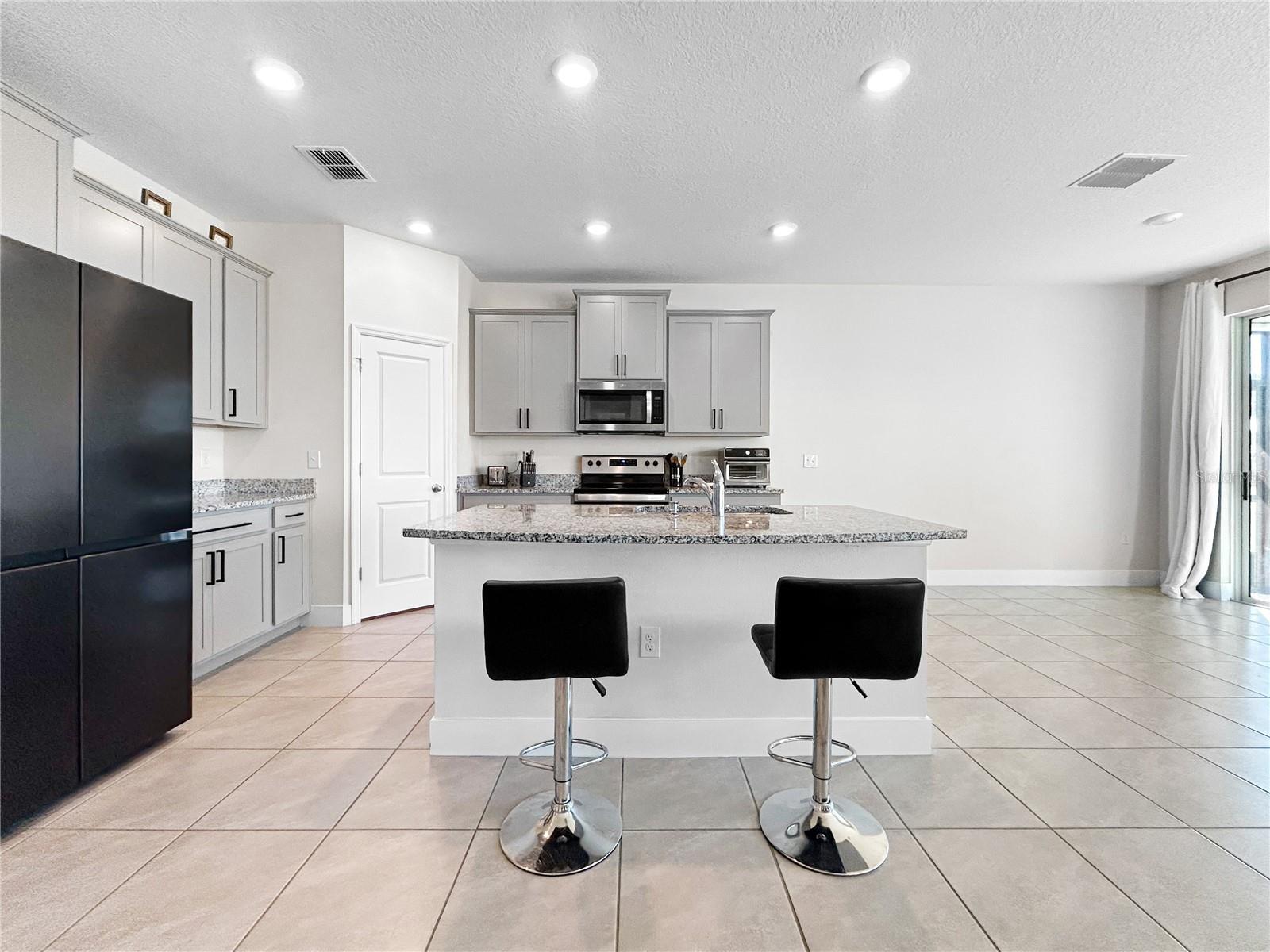 Image 7 of 27 For 4020 Lively Coral Place