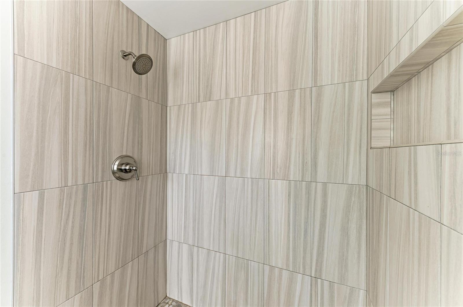 Image 18 of 30 For 6502 38th Avenue Circle W