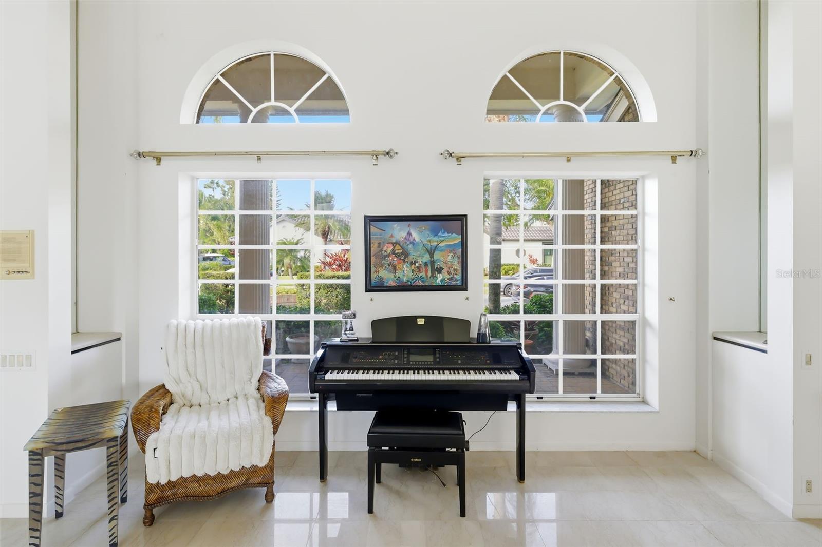 Image 16 of 70 For 4149 Escondito Circle