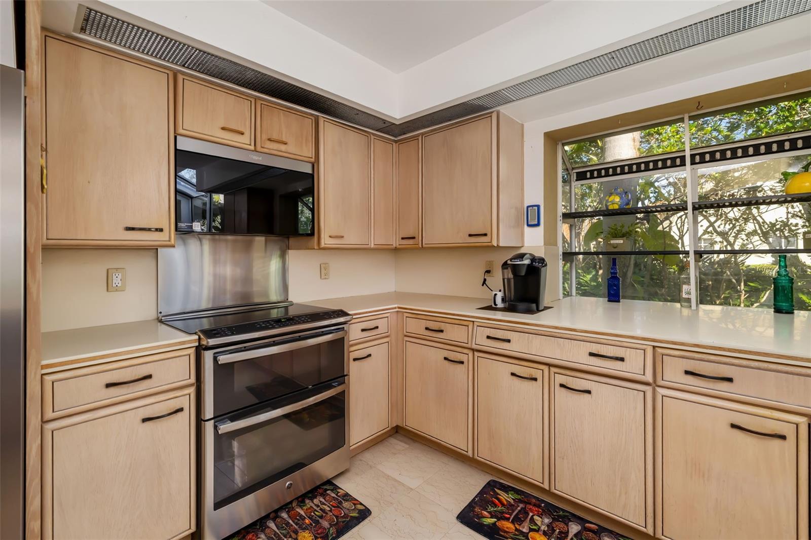 Image 26 of 70 For 4149 Escondito Circle