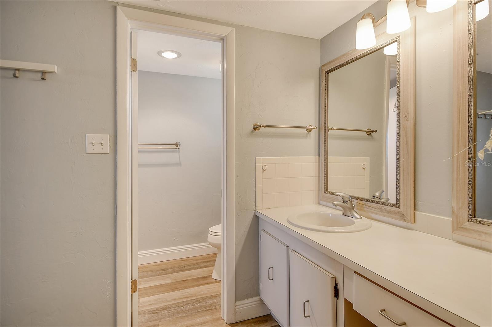 Image 23 of 75 For 4960 Gulf Of Mexico Drive 206