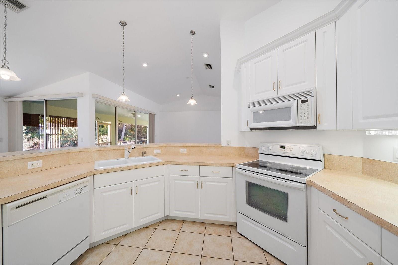 Image 10 of 39 For 2991 Grandview Drive