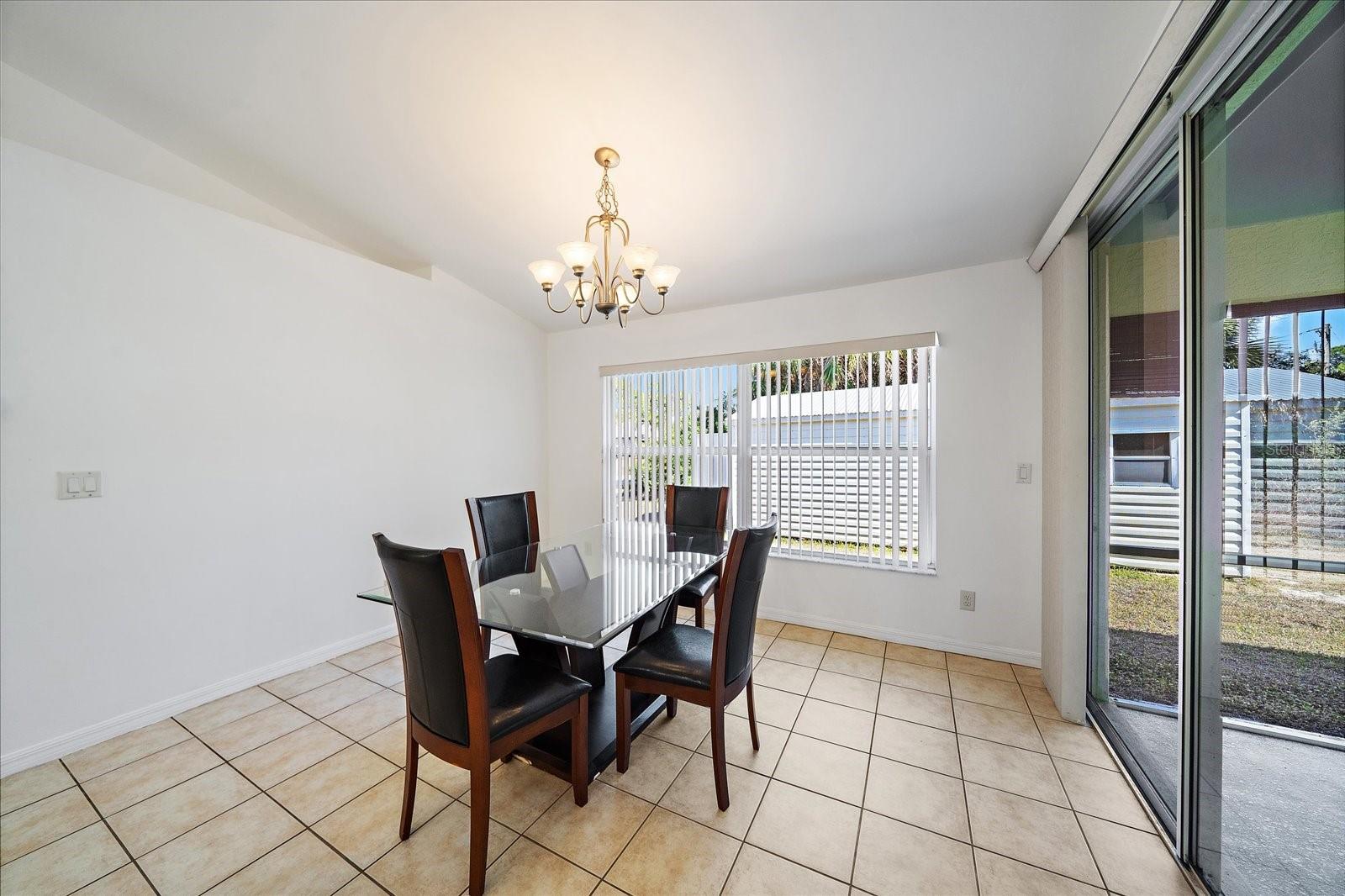 Image 13 of 39 For 2991 Grandview Drive