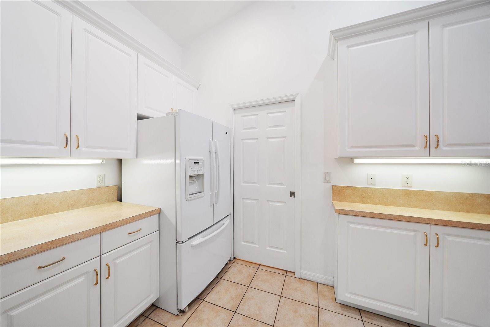 Image 14 of 39 For 2991 Grandview Drive