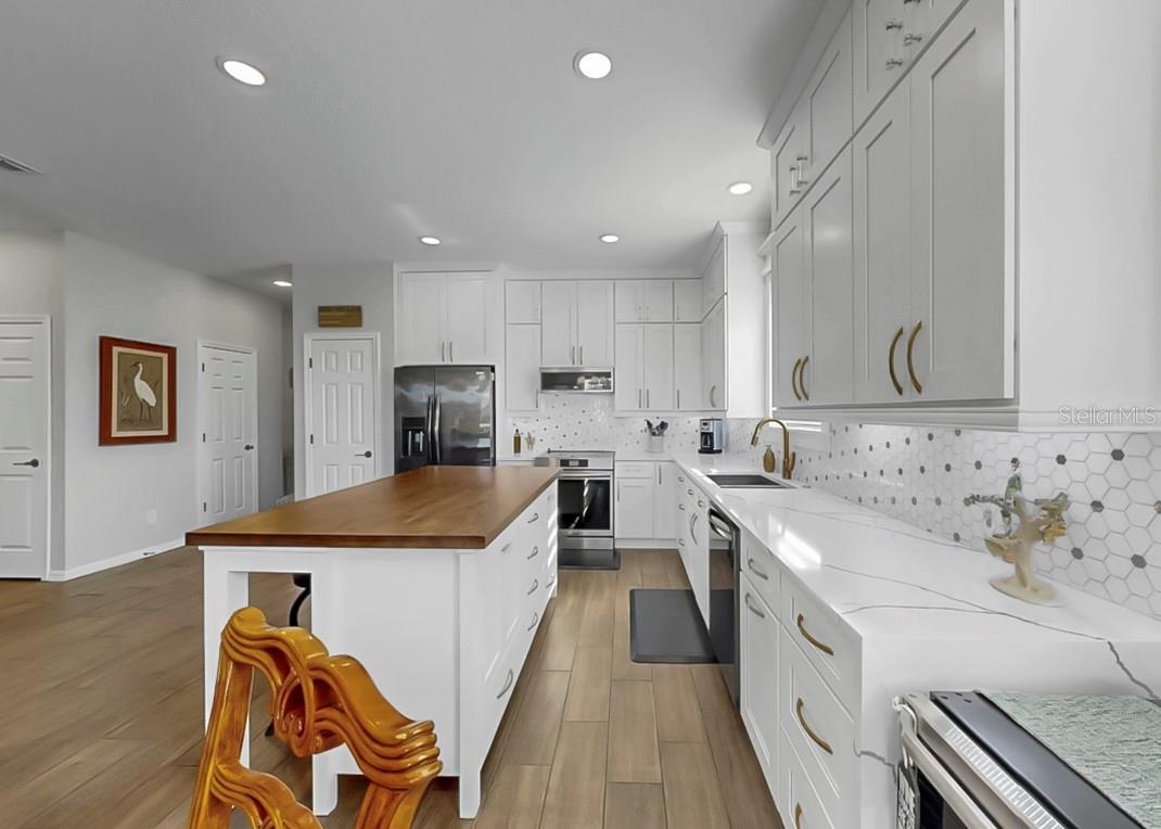 Image 12 of 47 For 5531 107th Terrace E