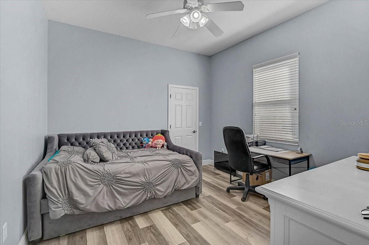 Image 24 of 67 For 25202 61st Avenue