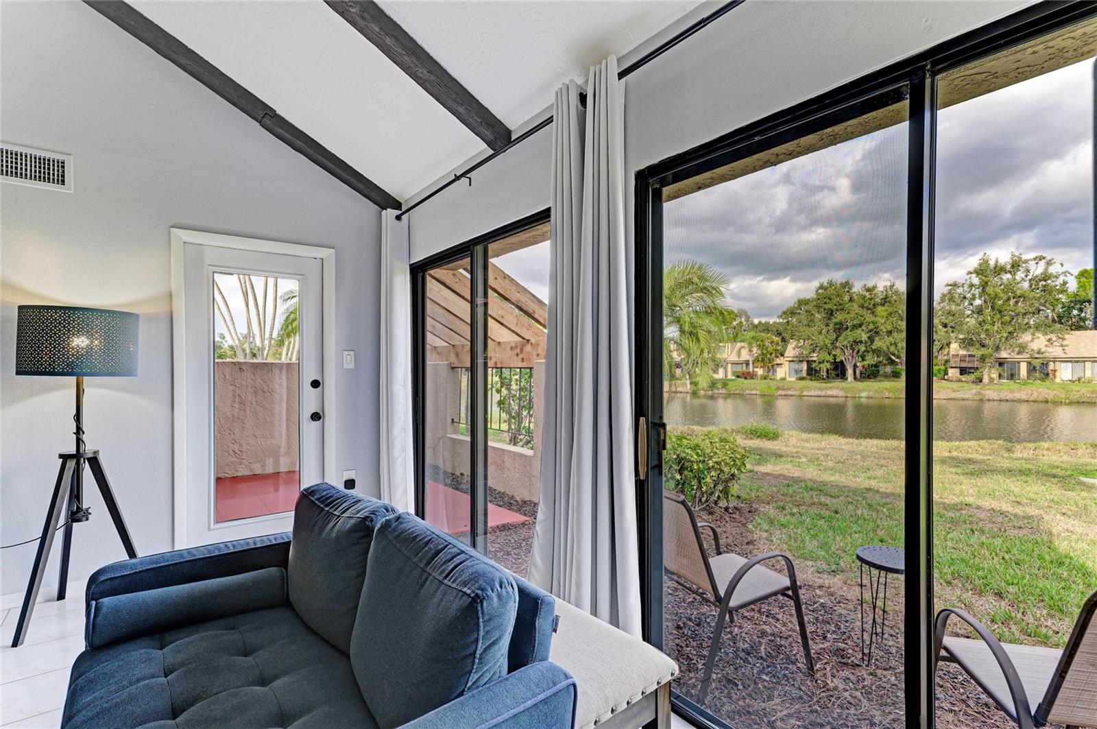 Image 17 of 71 For 5315 Myrtle Wood 46