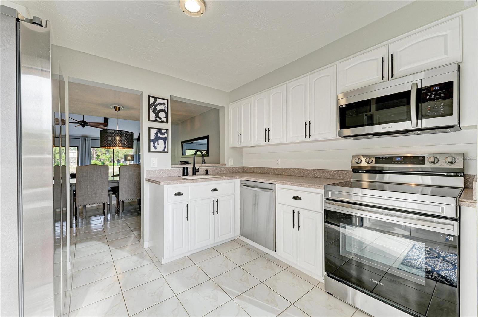 Image 20 of 71 For 5315 Myrtle Wood 46