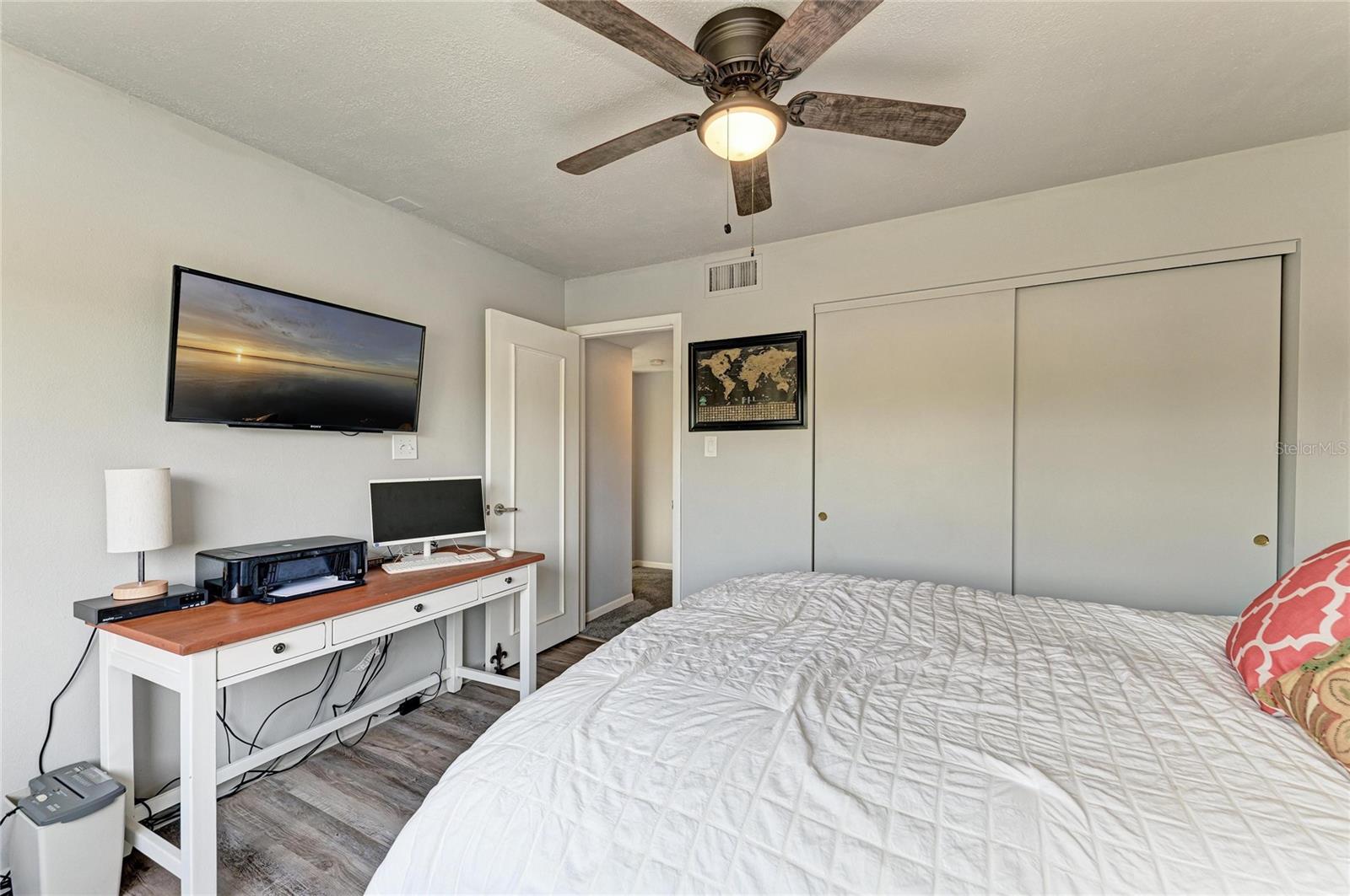 Image 37 of 71 For 5315 Myrtle Wood 46