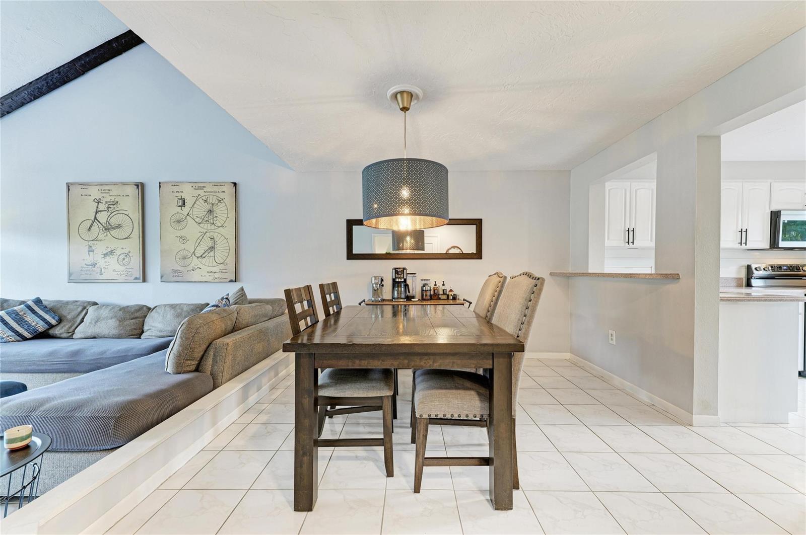 Image 7 of 71 For 5315 Myrtle Wood 46