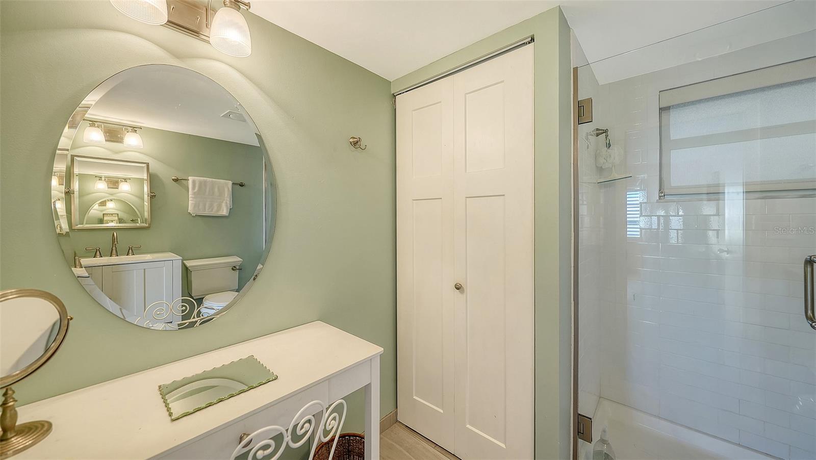 Image 24 of 42 For 800 Benjamin Franklin Drive 308