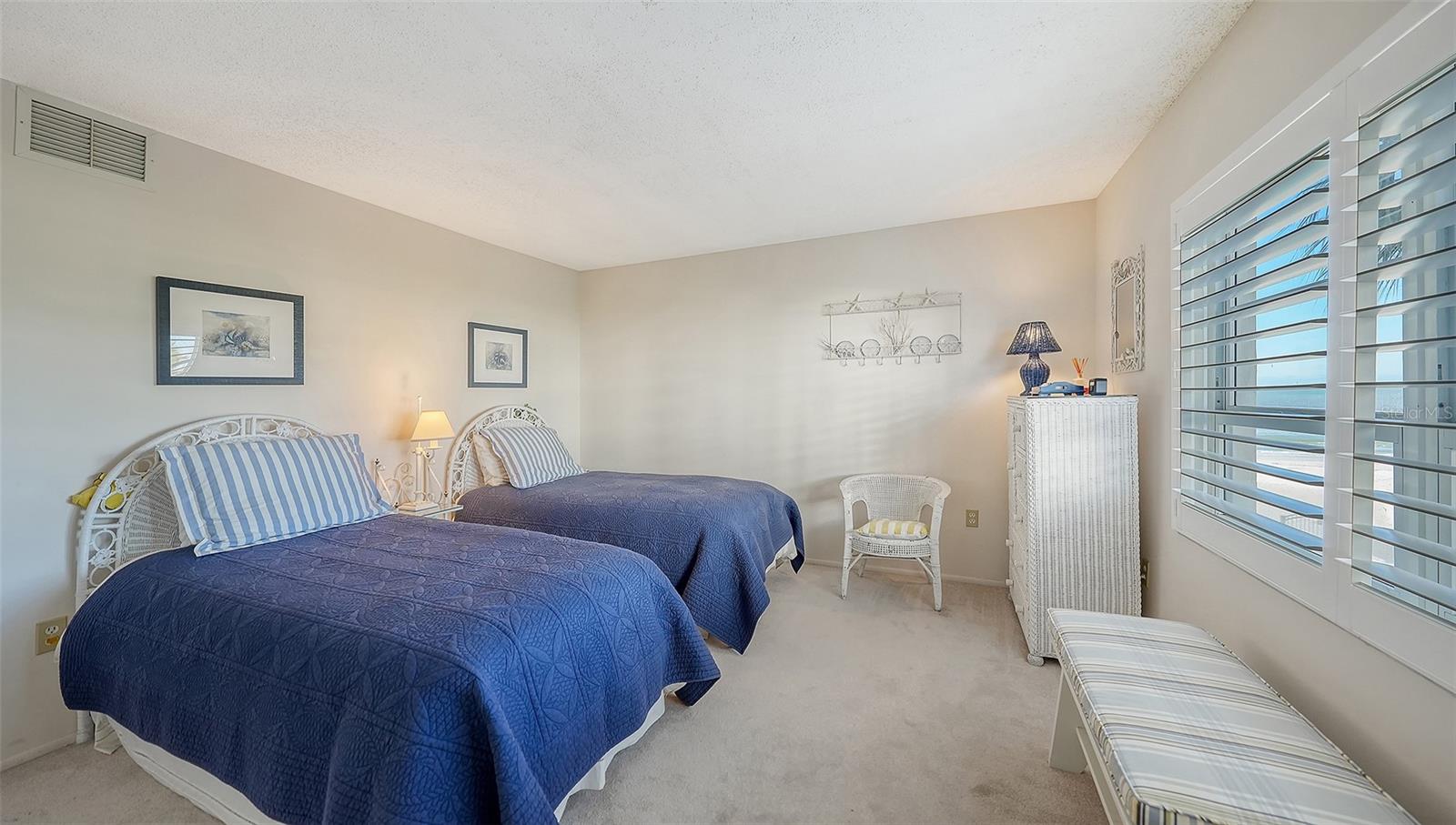 Image 26 of 42 For 800 Benjamin Franklin Drive 308