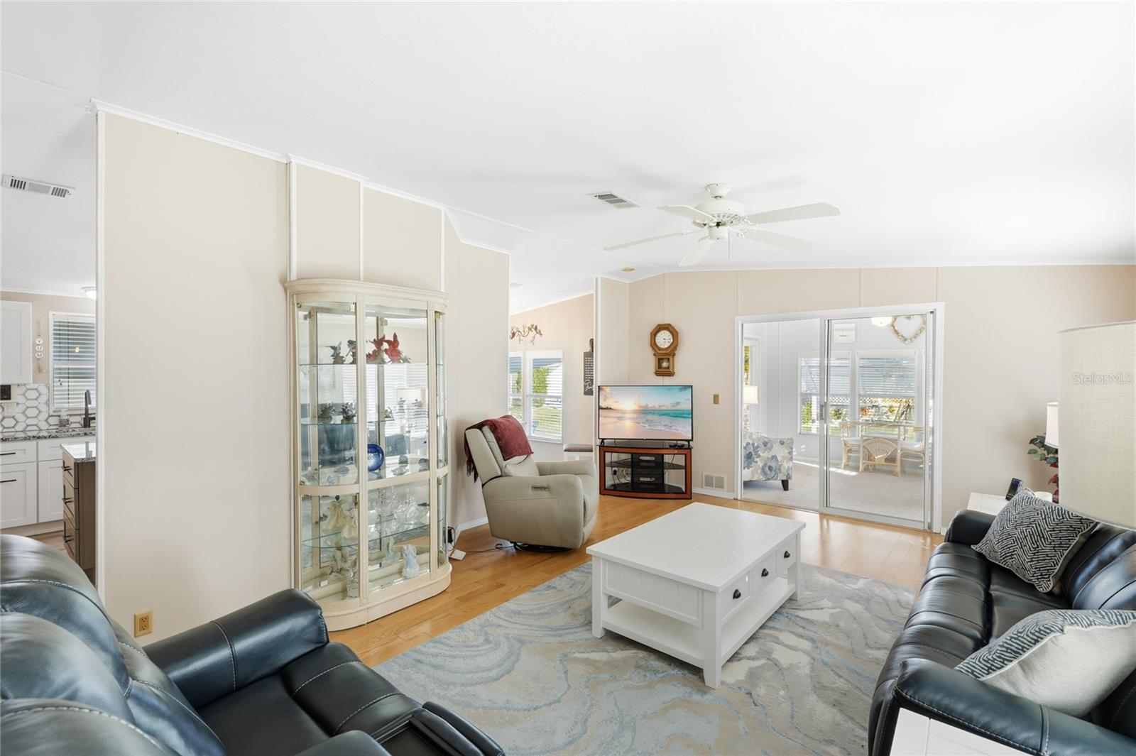 Image 10 of 31 For 1207 31st Avenue W