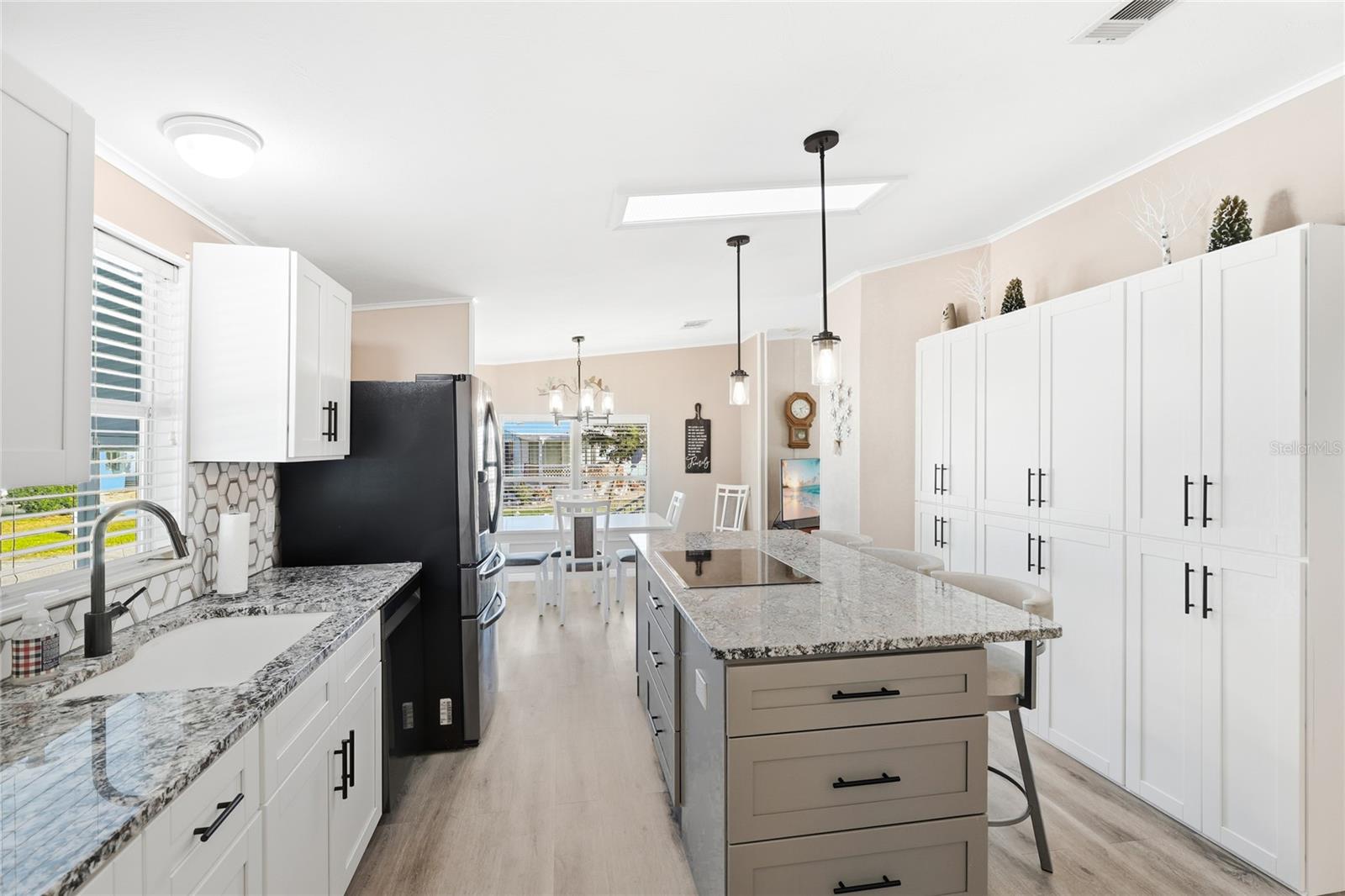 Image 15 of 31 For 1207 31st Avenue W