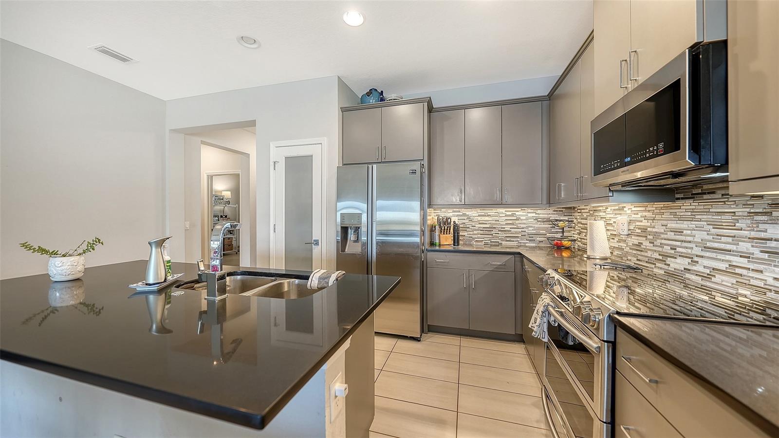 Image 12 of 63 For 3115 Trustee Avenue