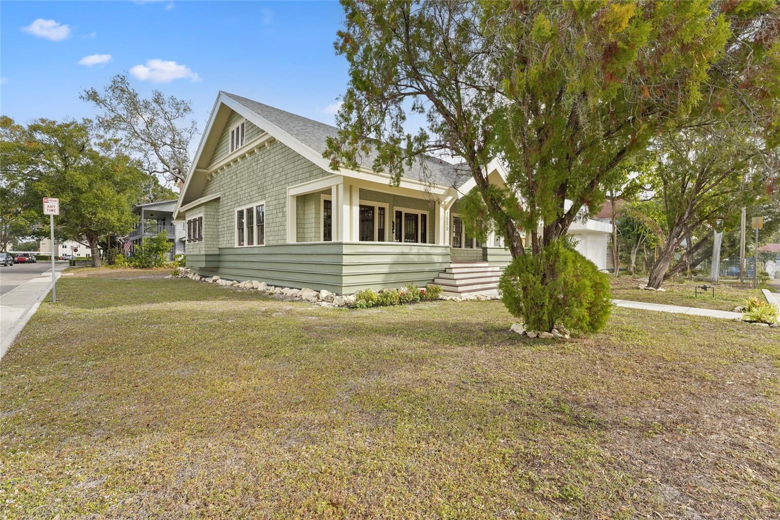 Image 3 of 57 For 1550 3rd Avenue W