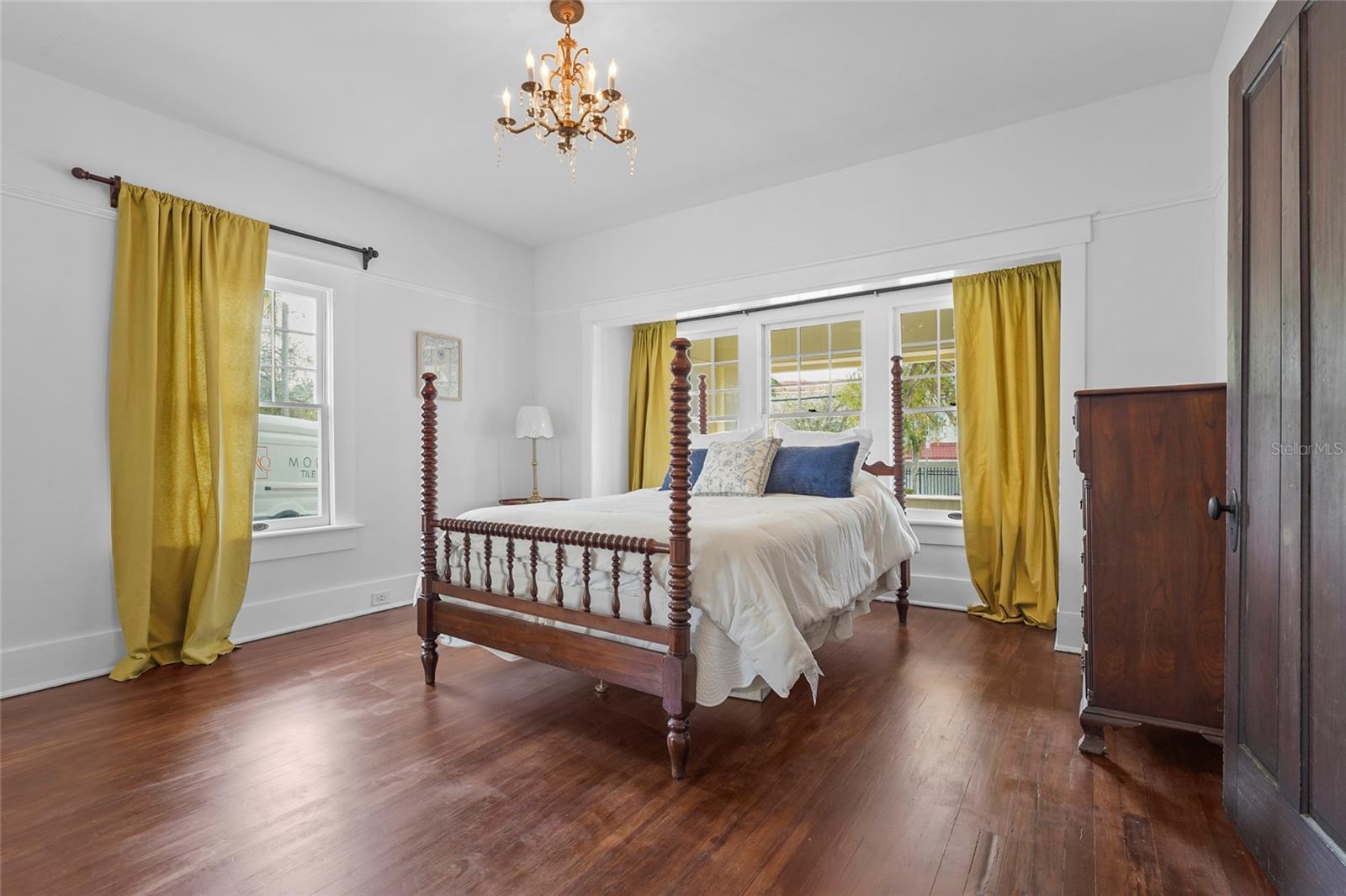 Image 34 of 57 For 1550 3rd Avenue W