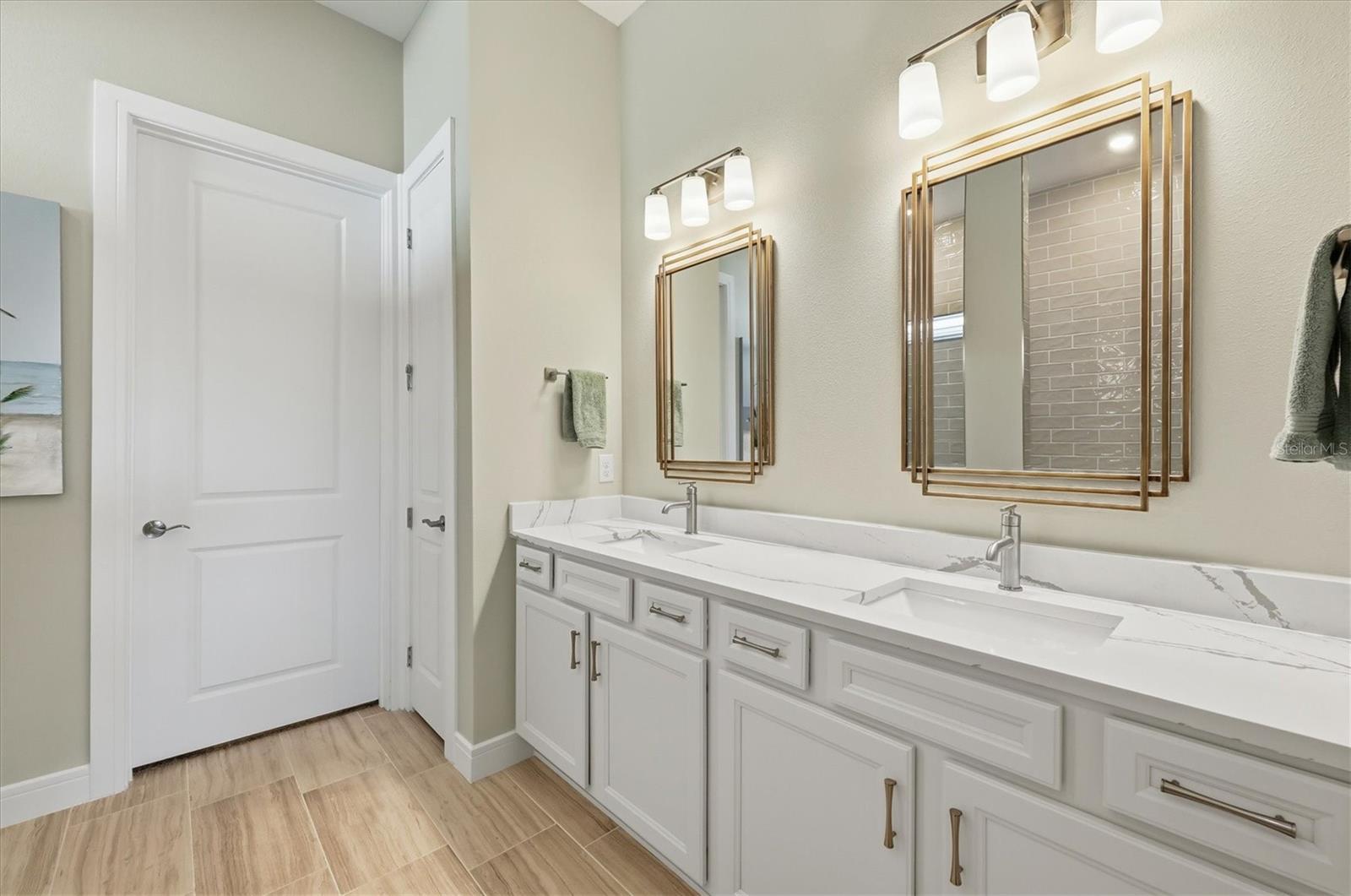 Image 18 of 51 For 9311 Barrier Coast Trail