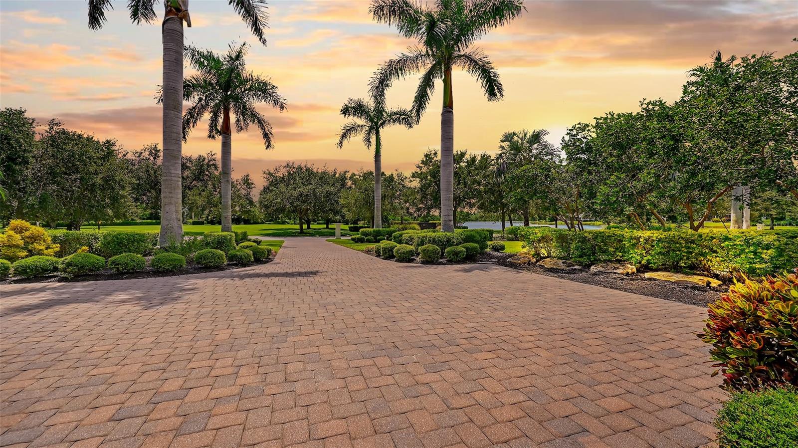 Image 4 of 73 For 8361 Lindrick Lane