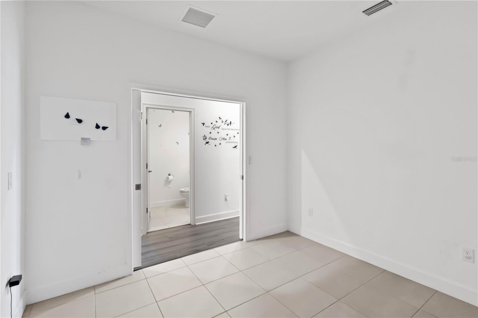 Image 19 of 51 For 10934 Wendover Drive