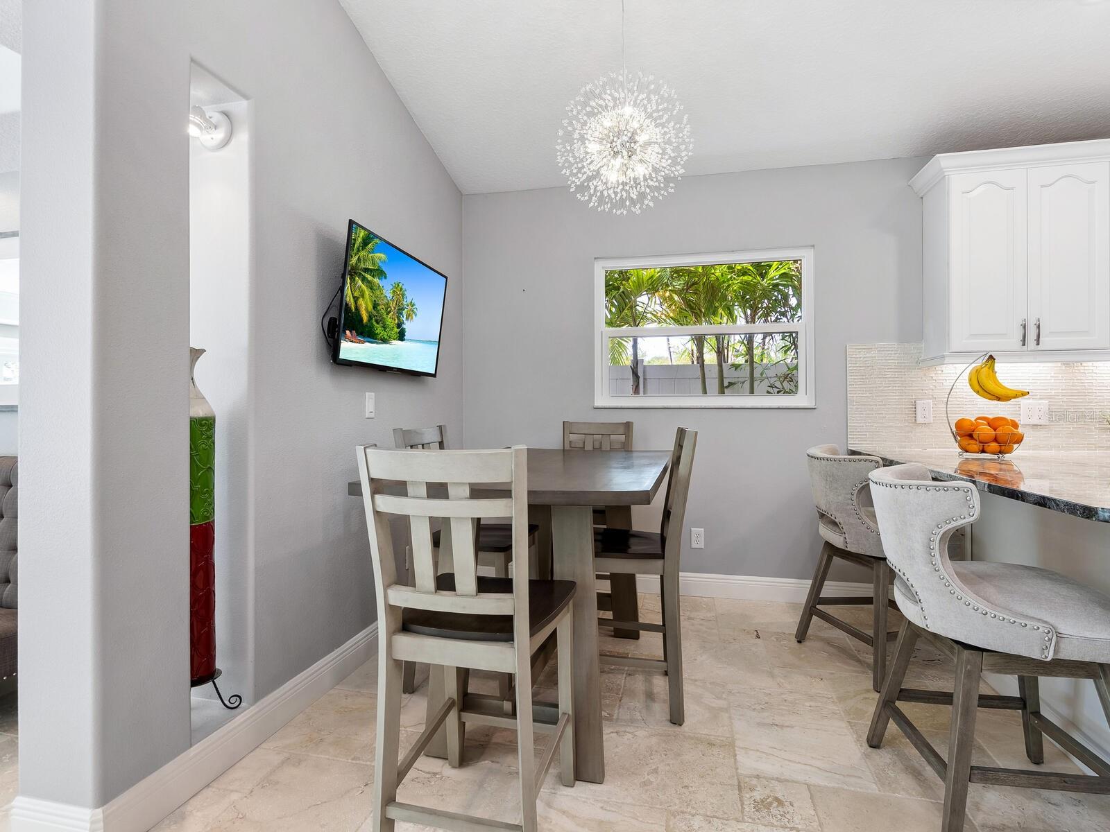 Image 21 of 73 For 221 Lychee Road