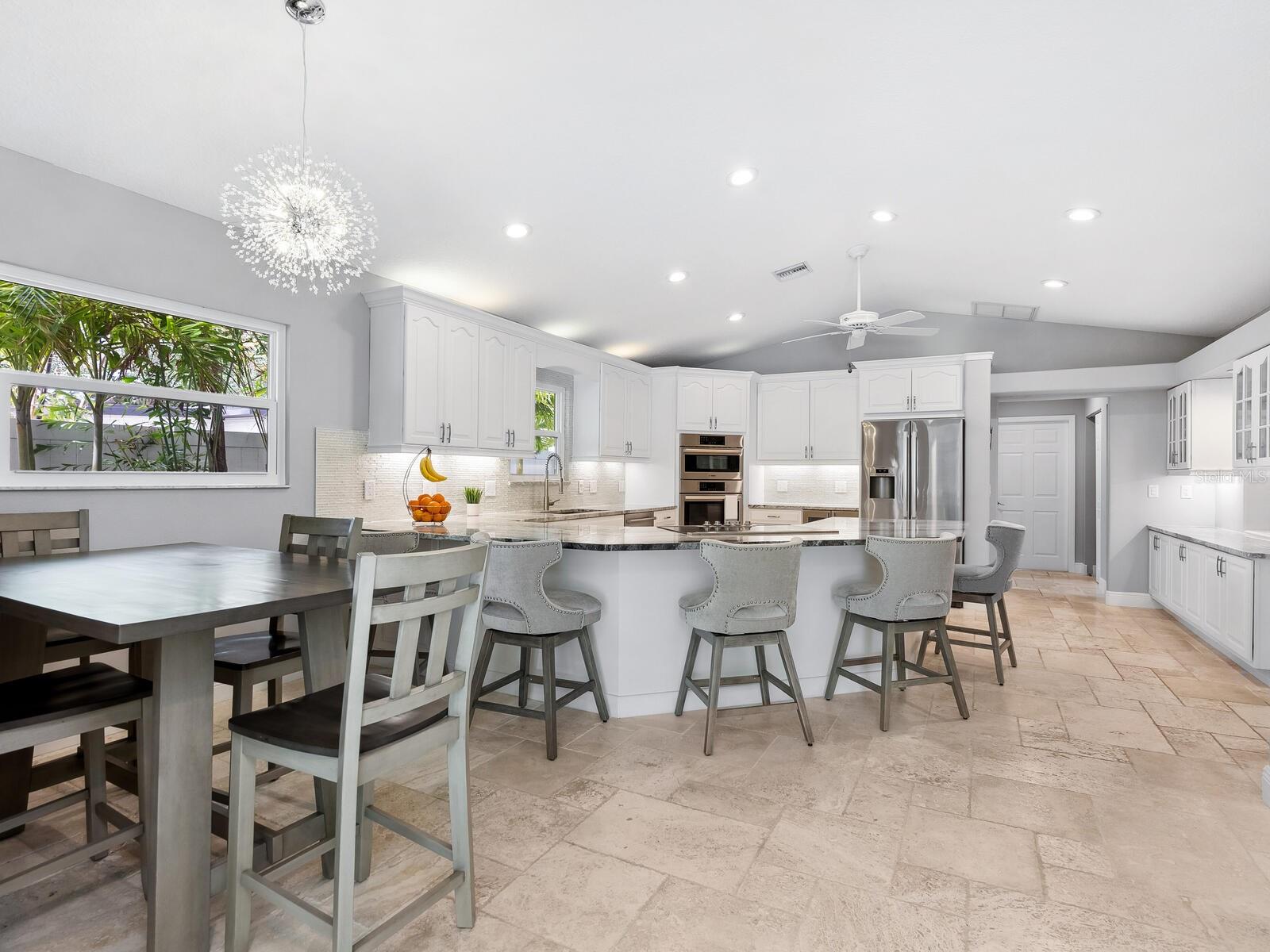 Image 22 of 73 For 221 Lychee Road