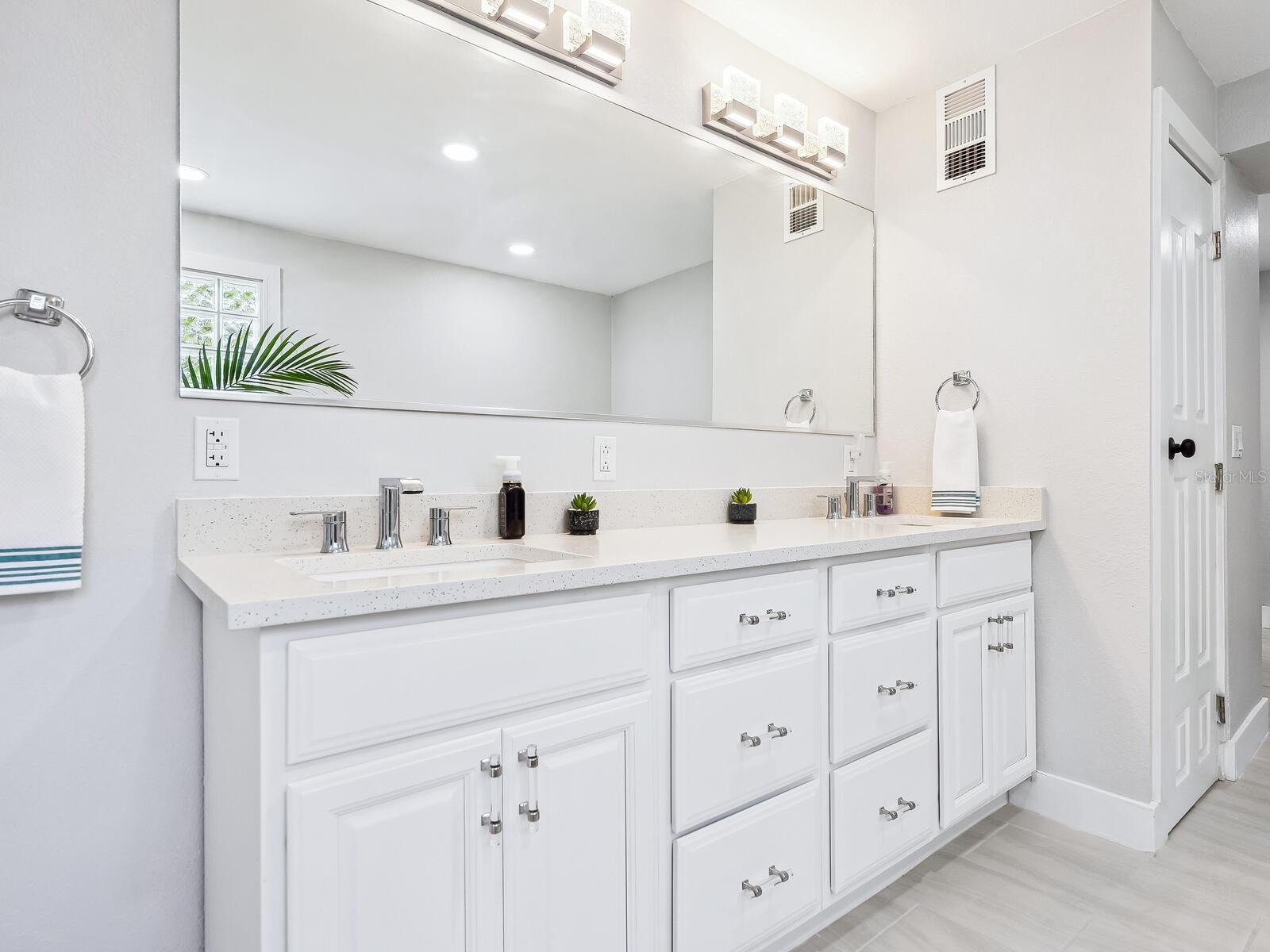 Image 31 of 73 For 221 Lychee Road