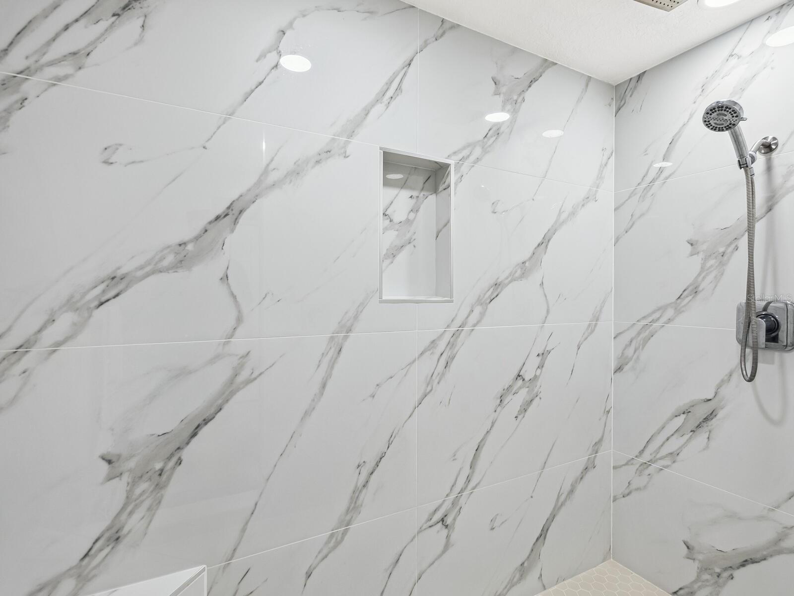 Image 32 of 73 For 221 Lychee Road